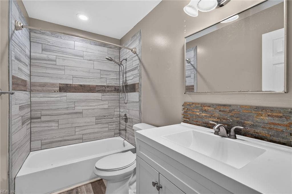 8139 Manor Drive, Gloucester, VA 23061