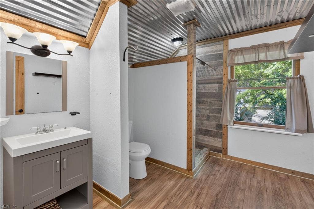 upstairs bathroom