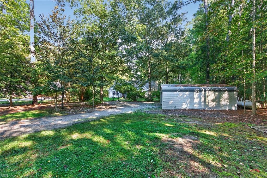 Circular driveway