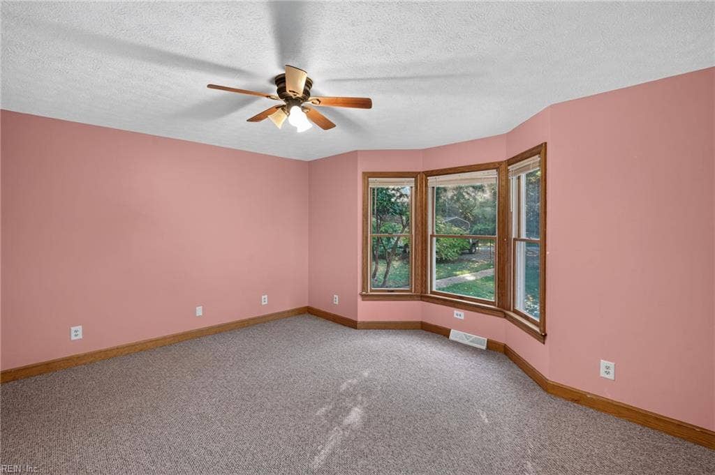 8139 Manor Drive, Gloucester, VA 23061