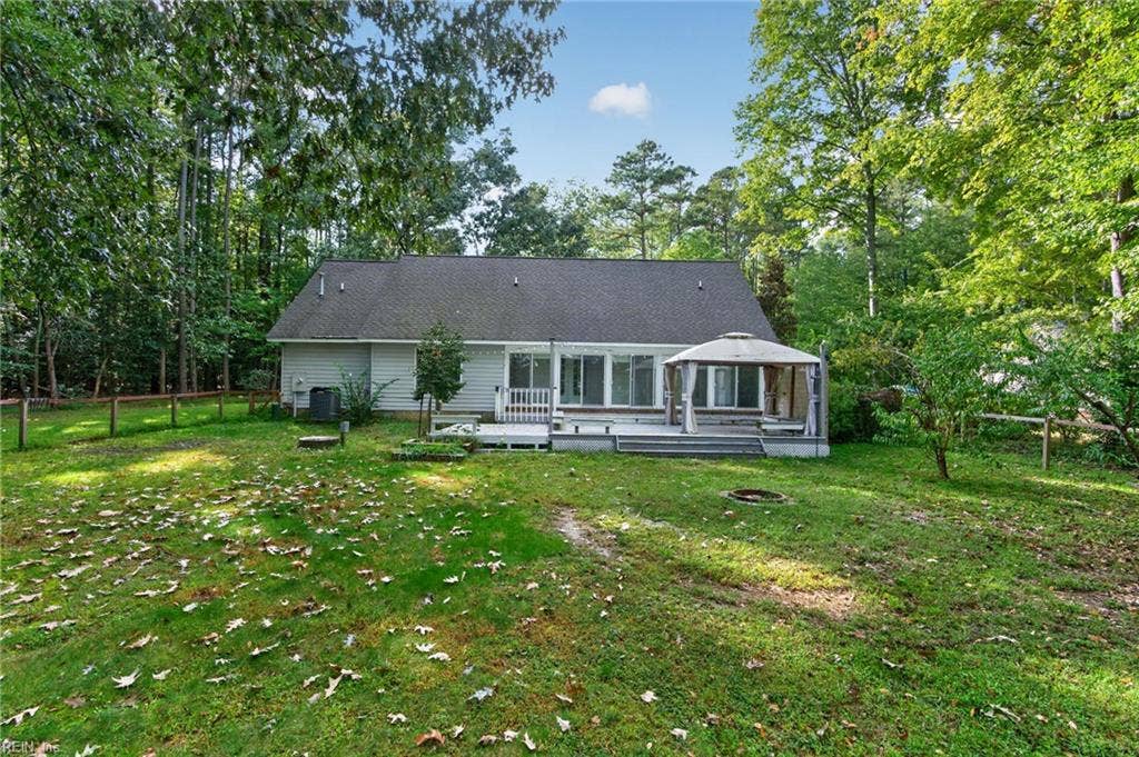 8139 Manor Drive, Gloucester, VA 23061