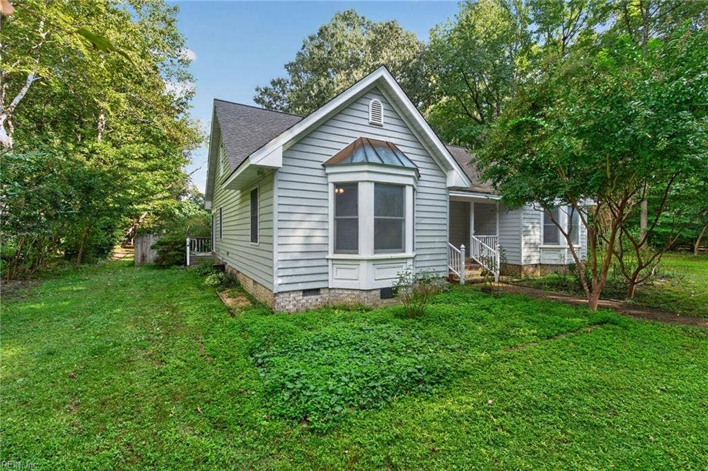 8139 Manor Drive, Gloucester, VA 23061