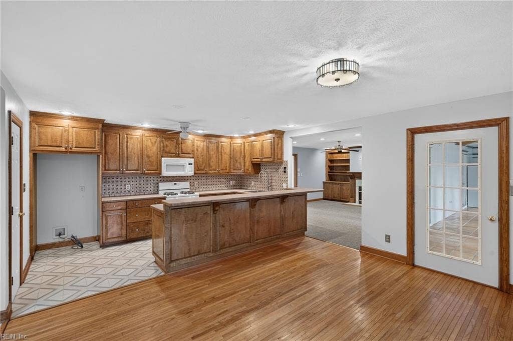 8139 Manor Drive, Gloucester, VA 23061