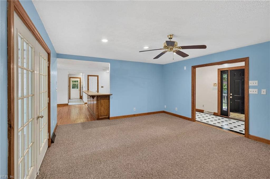 8139 Manor Drive, Gloucester, VA 23061