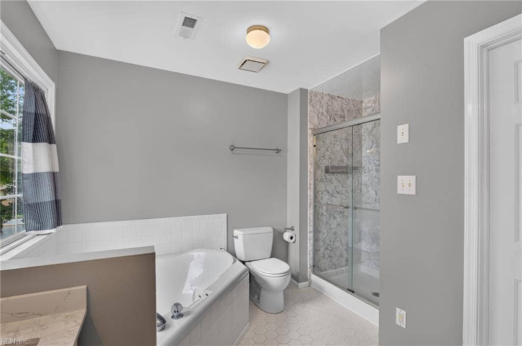 100 Aberfeldy Way, Highlands, Yorktown, VA 23693 Primary Bathroom with Jetted Tub and Separate Stand-up Shower