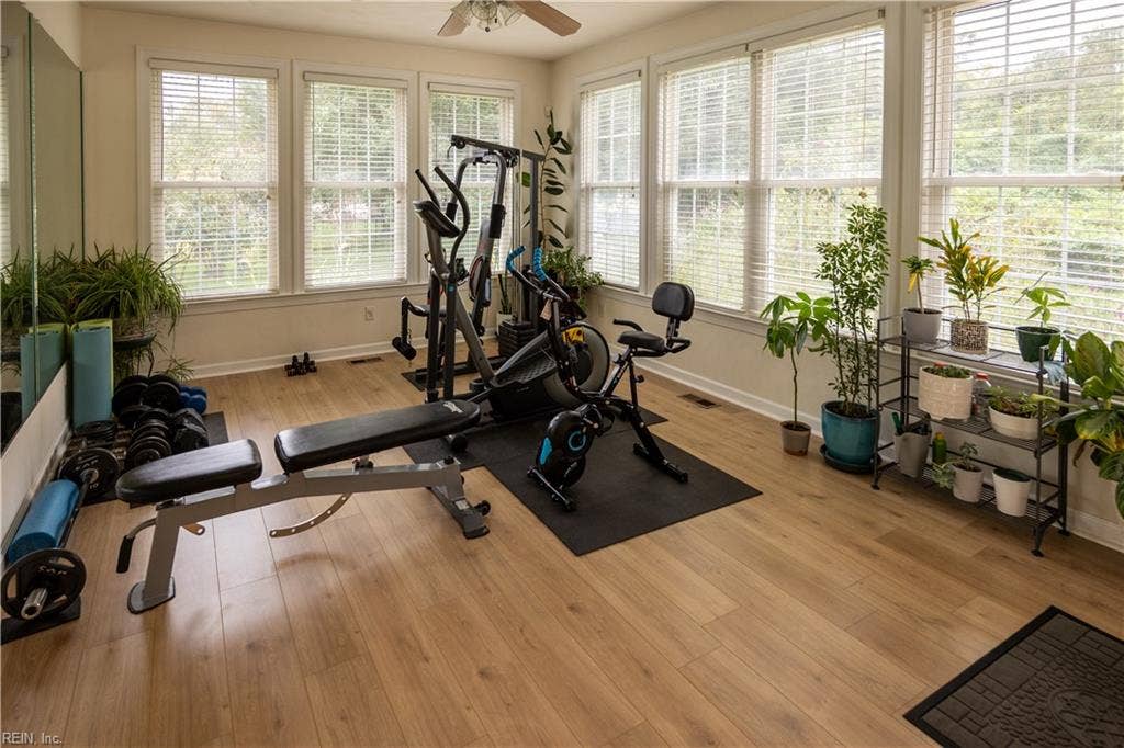 Sunroom adjacent to the breakfast area