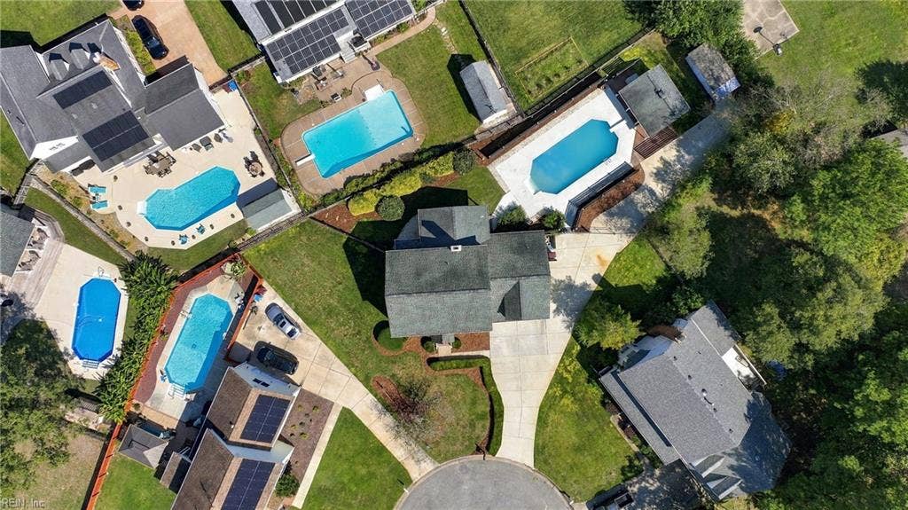 aerial view of the cul-de-sac your home is located on.