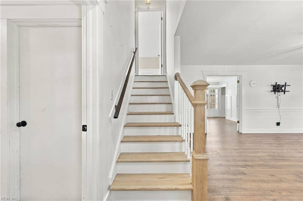 Back stairs to the FROG, which could be the 4th bedroom or bonus room