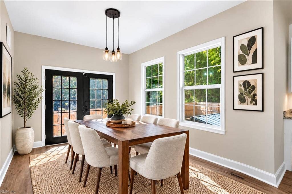 Dining Nook- Virtually Staged