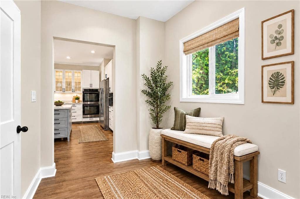 Hall- Virtually Staged