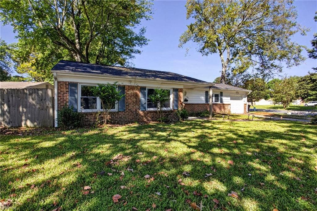 Property sits at end of Cul de Sac