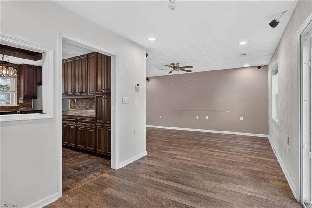 Flowing Floorplan