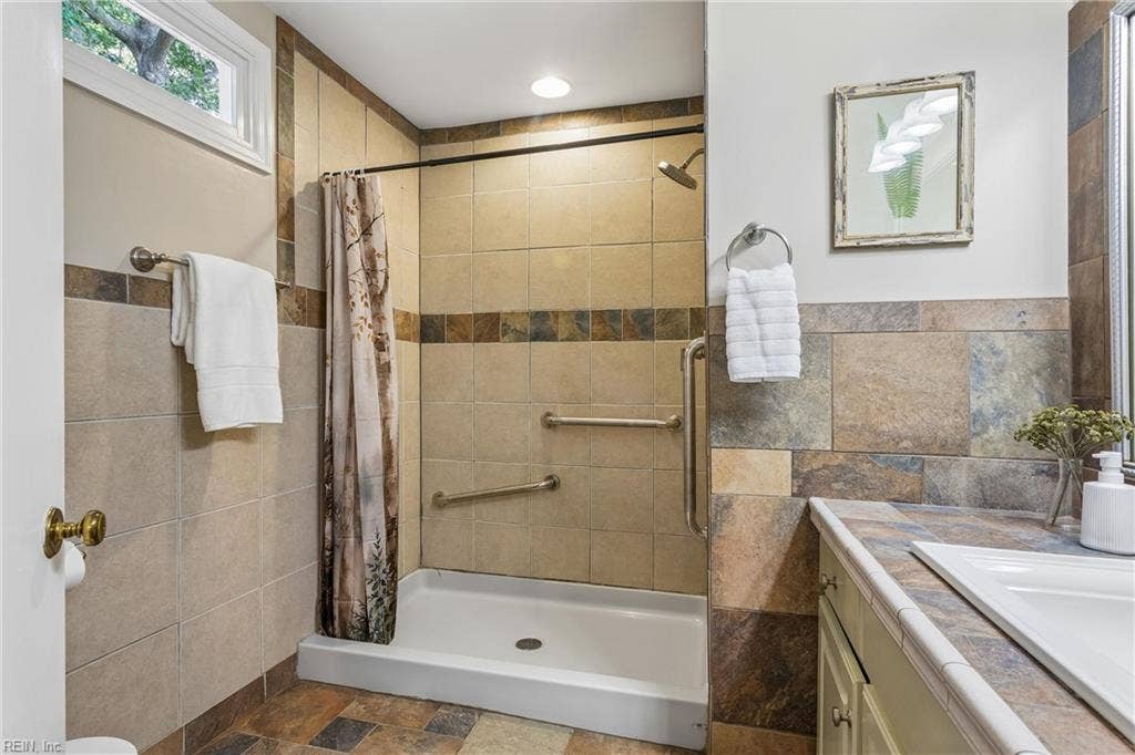 688 Village Green Parkway, Newport News, VA 23602 688 Village Green Parkway, Newport News, VA 23602