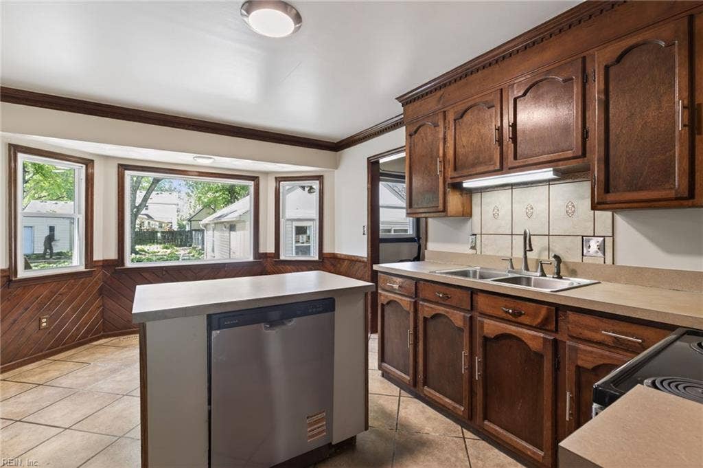 229 Fresno Drive, Chesapeake, VA 23322