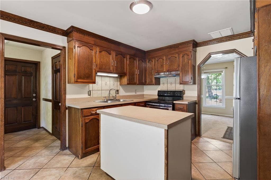 229 Fresno Drive, Chesapeake, VA 23322