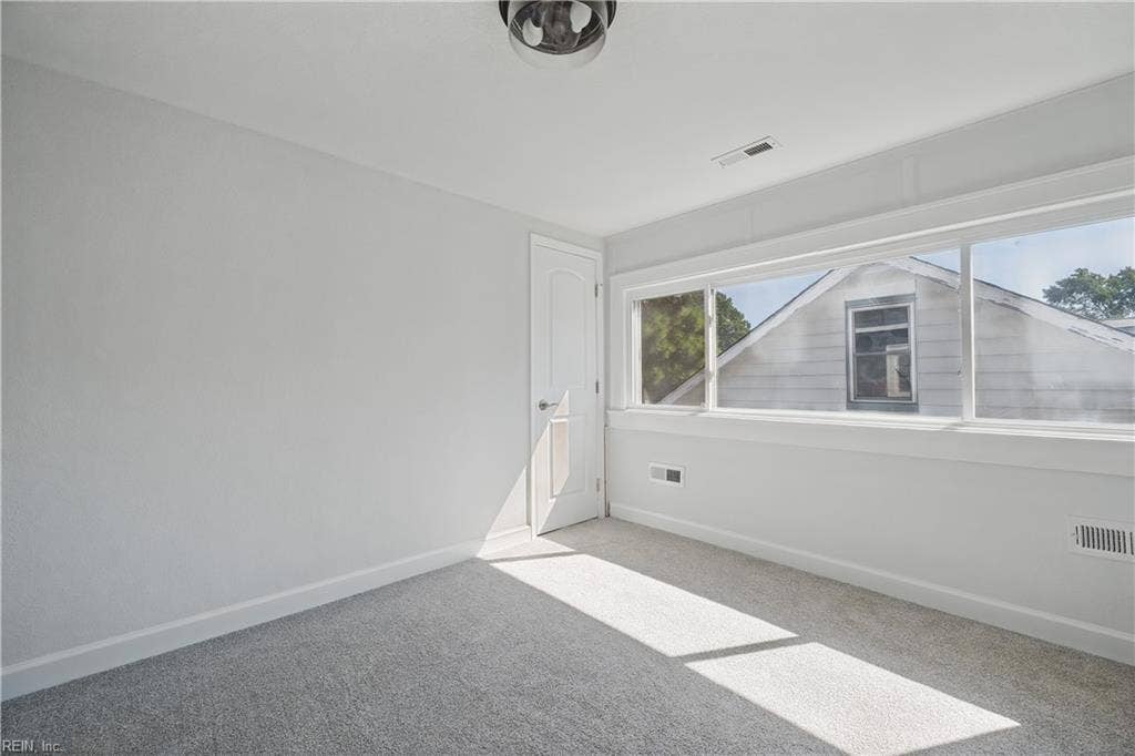 3rd bedroom upstairs
