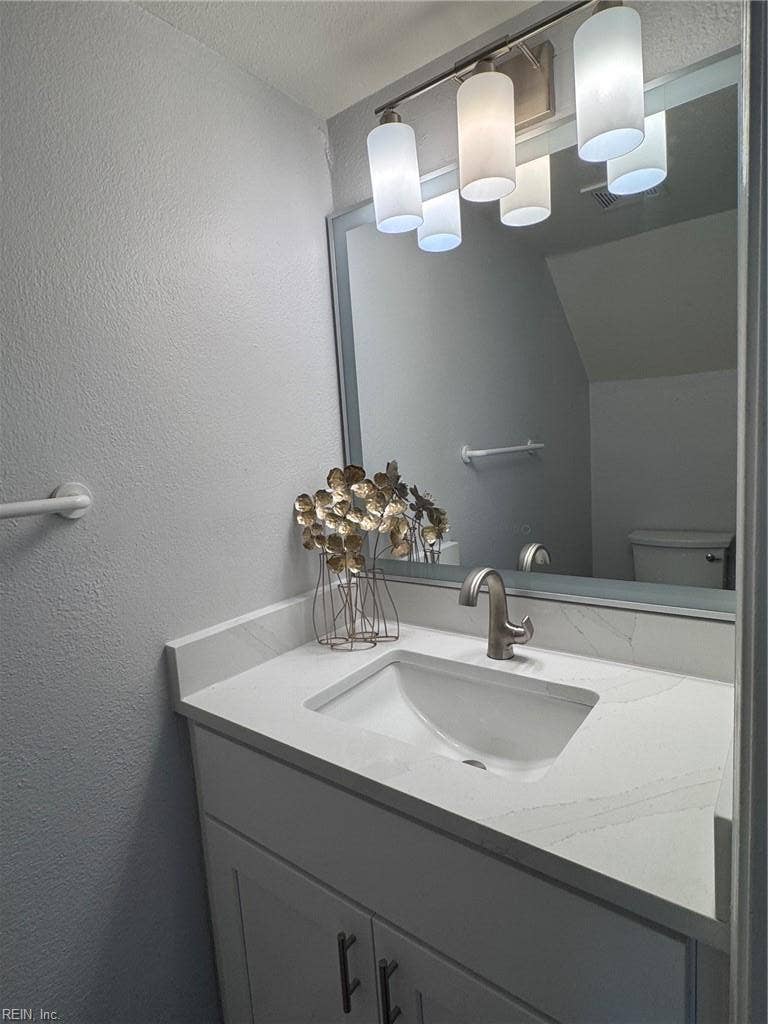 3024 Red Maple Lane, Lynnhaven Woods, Virginia Beach, VA 23452 Downstairs hallway - half bath