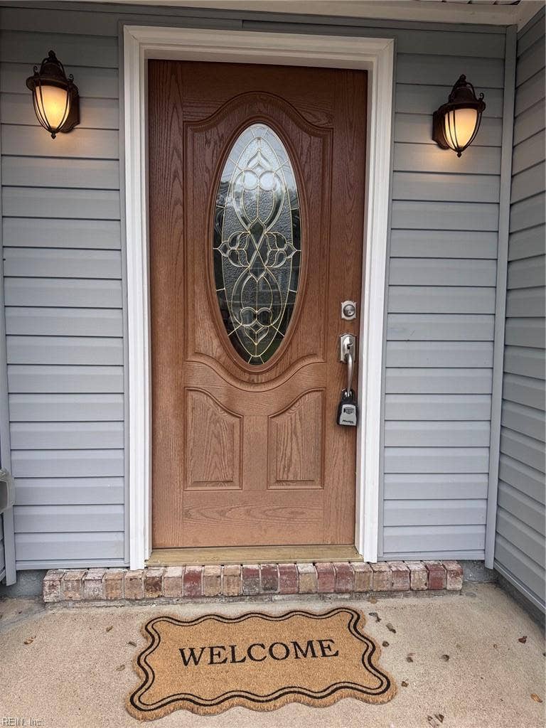 3024 Red Maple Lane, Lynnhaven Woods, Virginia Beach, VA 23452 Welcome - front entry with porch