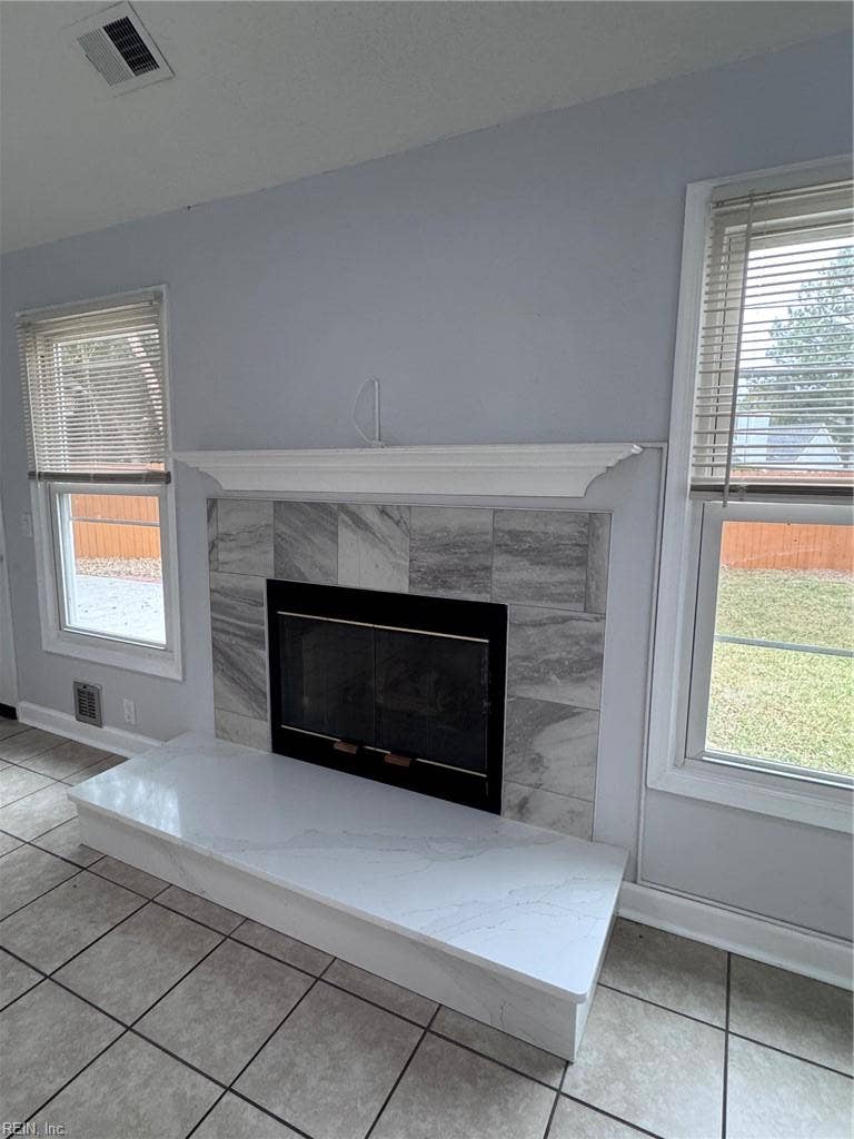 3024 Red Maple Lane, Lynnhaven Woods, Virginia Beach, VA 23452 Beautiful tiled fireplace with raised hearth