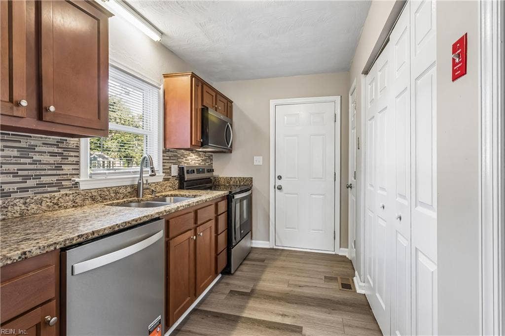2903 Victoria Boulevard, Hampton, VA 23661 2903 Victoria Boulevard, Hampton, VA 23661