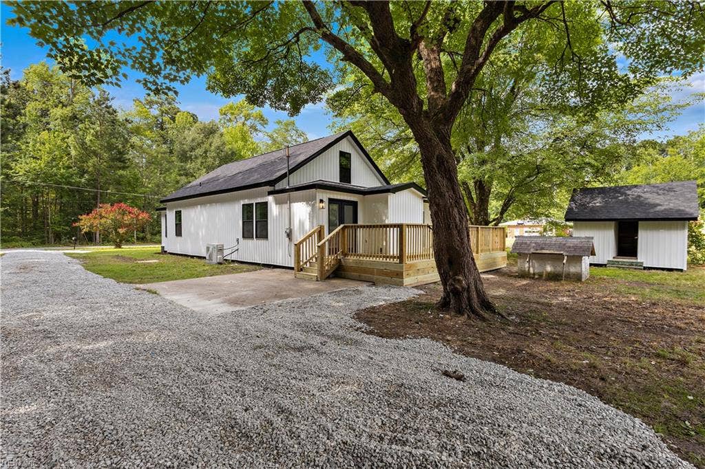 9509 Line Fence Road, Hayes, VA 23072 9509 Line Fence Road, Hayes, VA 23072