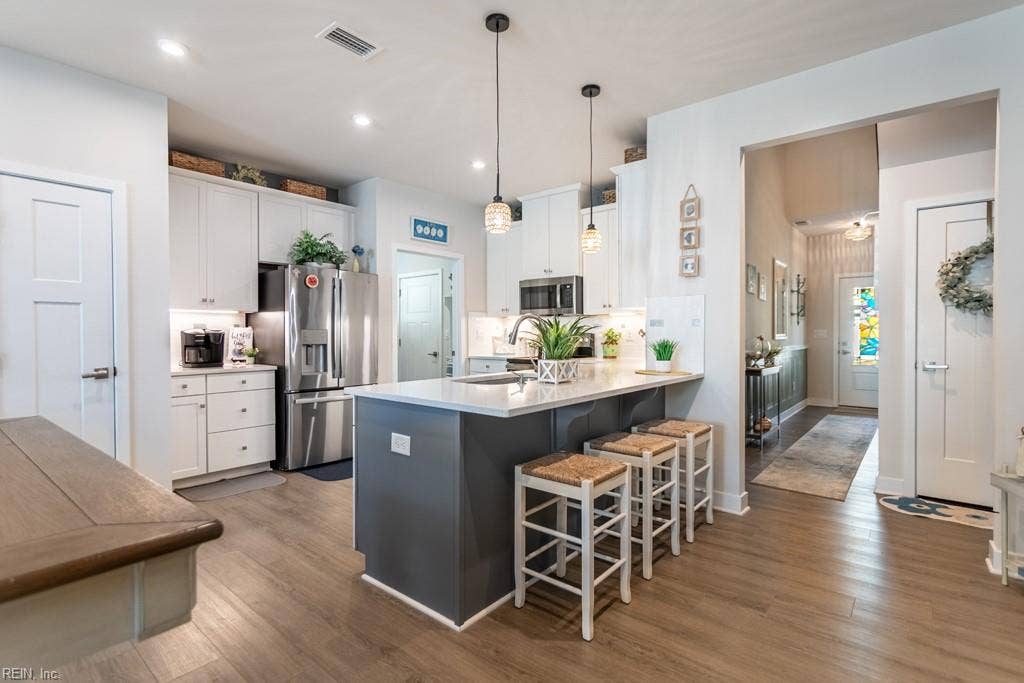 Plenty of room to eat, meal prep, or whatever you like to do in the kitchen/ dining area