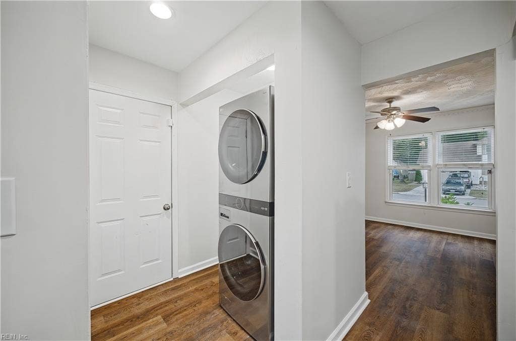 1149 Crystalwood Circle, Chesapeake, VA 23320 1149 Crystalwood Circle, Chesapeake, VA 23320
