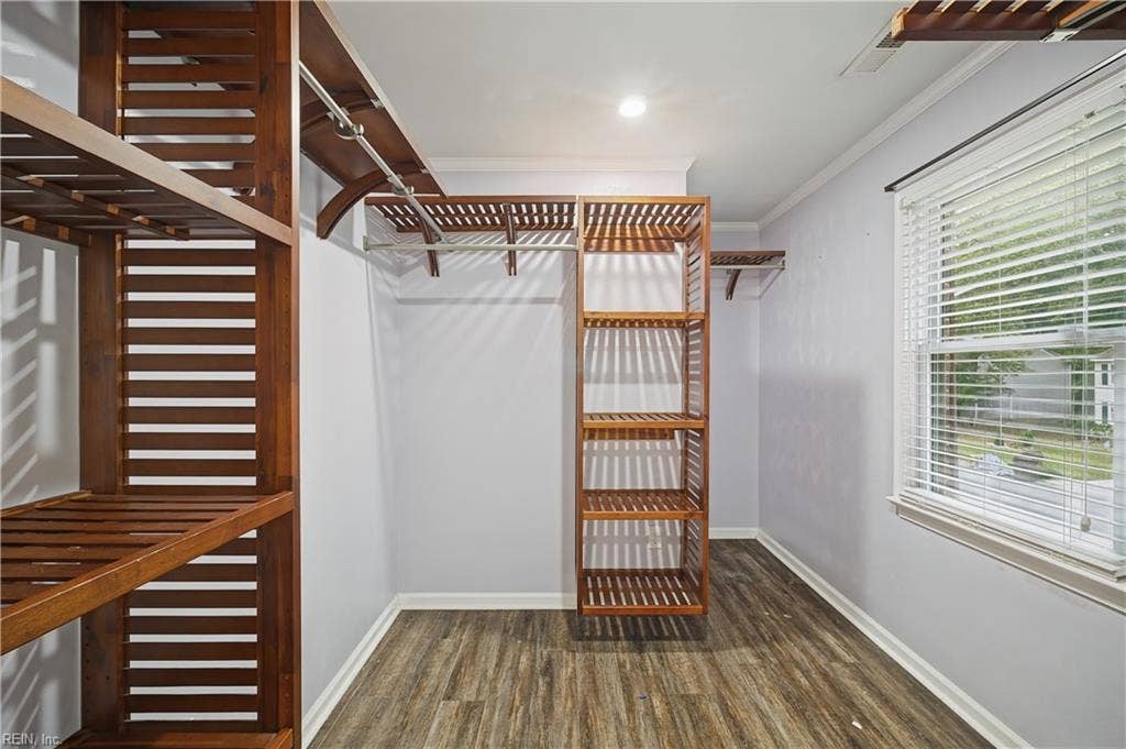 1149 Crystalwood Circle, Chesapeake, VA 23320 1149 Crystalwood Circle, Chesapeake, VA 23320