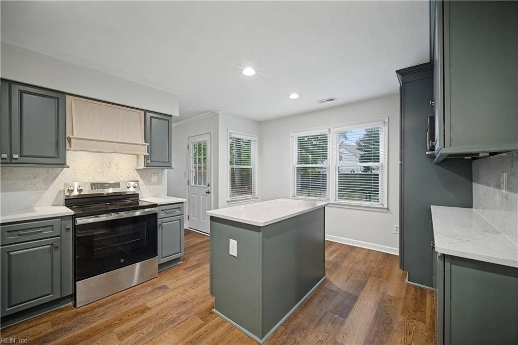1149 Crystalwood Circle, Chesapeake, VA 23320 1149 Crystalwood Circle, Chesapeake, VA 23320