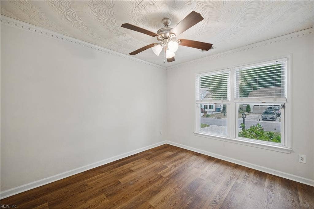 1149 Crystalwood Circle, Chesapeake, VA 23320 1149 Crystalwood Circle, Chesapeake, VA 23320