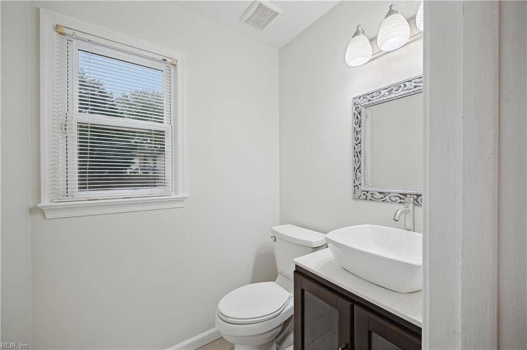 1149 Crystalwood Circle, Chesapeake, VA 23320 1149 Crystalwood Circle, Chesapeake, VA 23320