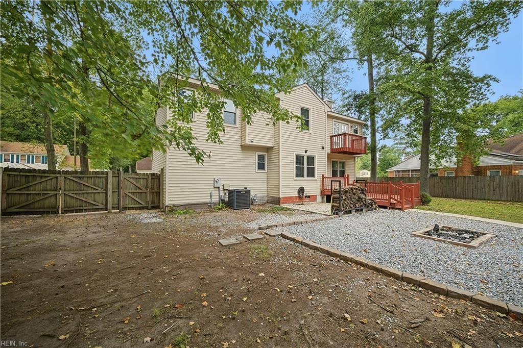 1149 Crystalwood Circle, Chesapeake, VA 23320 1149 Crystalwood Circle, Chesapeake, VA 23320