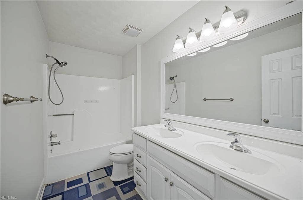 1149 Crystalwood Circle, Chesapeake, VA 23320 1149 Crystalwood Circle, Chesapeake, VA 23320