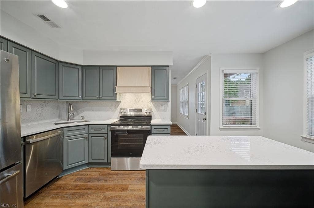 1149 Crystalwood Circle, Chesapeake, VA 23320 1149 Crystalwood Circle, Chesapeake, VA 23320