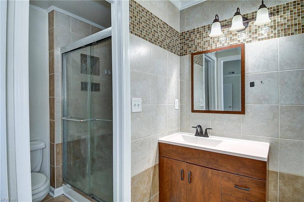 5373 Chatham Lake Drive, Virginia Beach, VA 23464