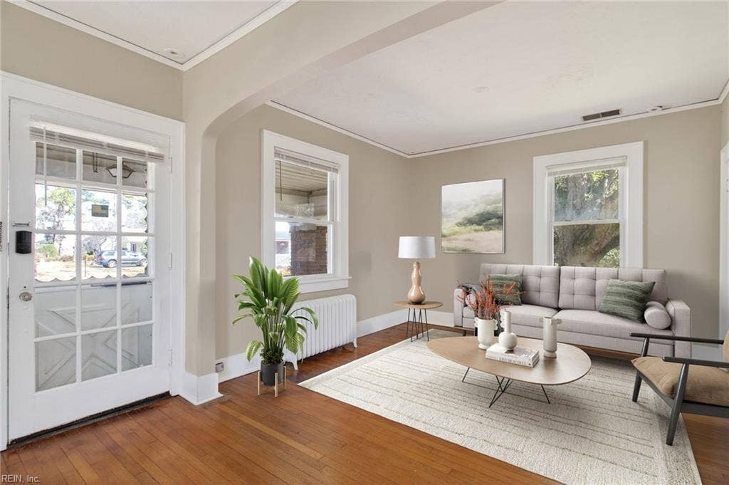 Sitting room virtually staged