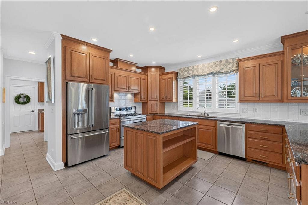 8097 Little England Road, Sarah's Creek, Hayes, VA 23072