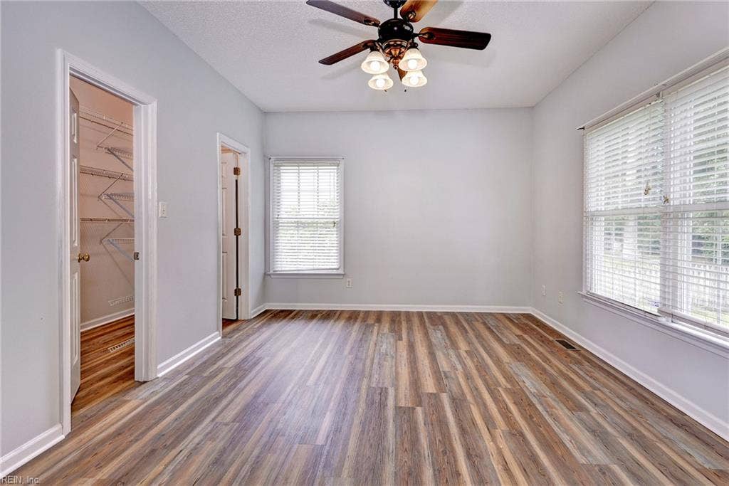PBR with large closet with 2 entries