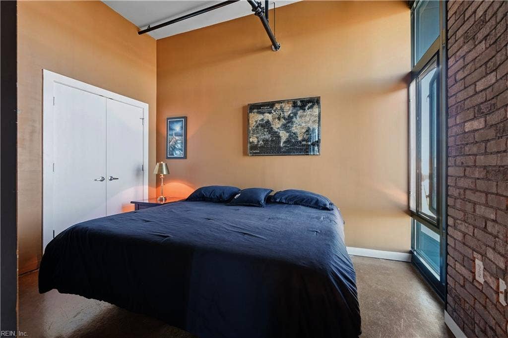 Bedroom area with double door closet