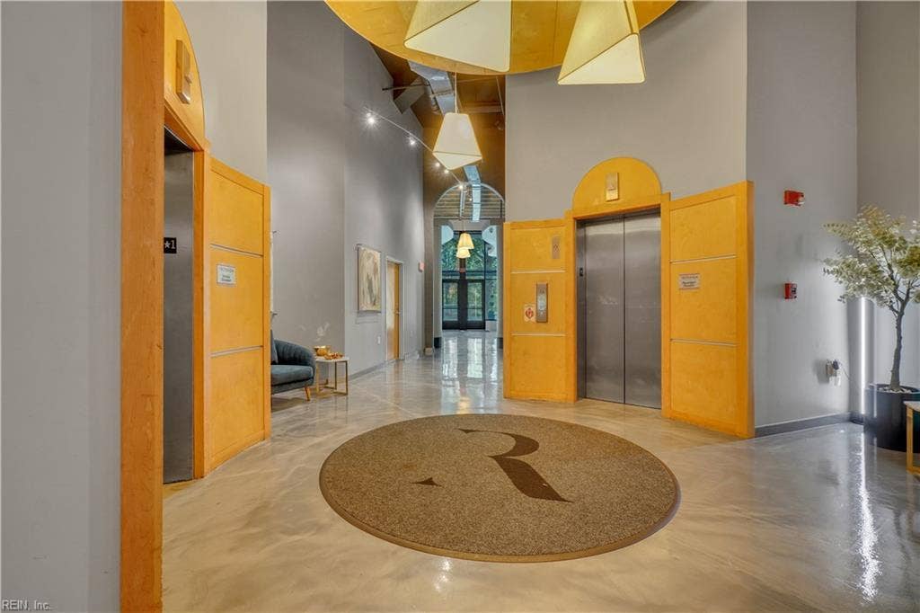 Center Lobby with two elevators
