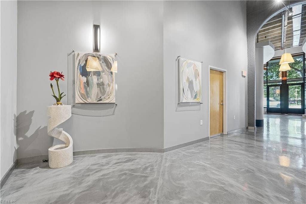 Inviting lobby with artistic accents and beautiful art