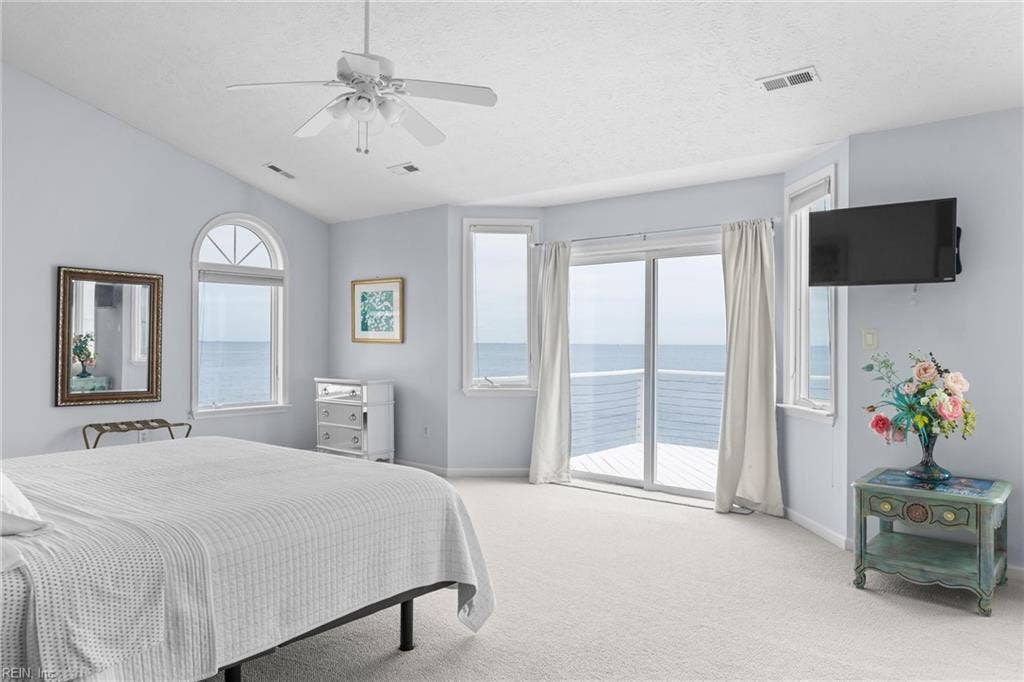 121 Grand View Drive, Hampton, VA 23664