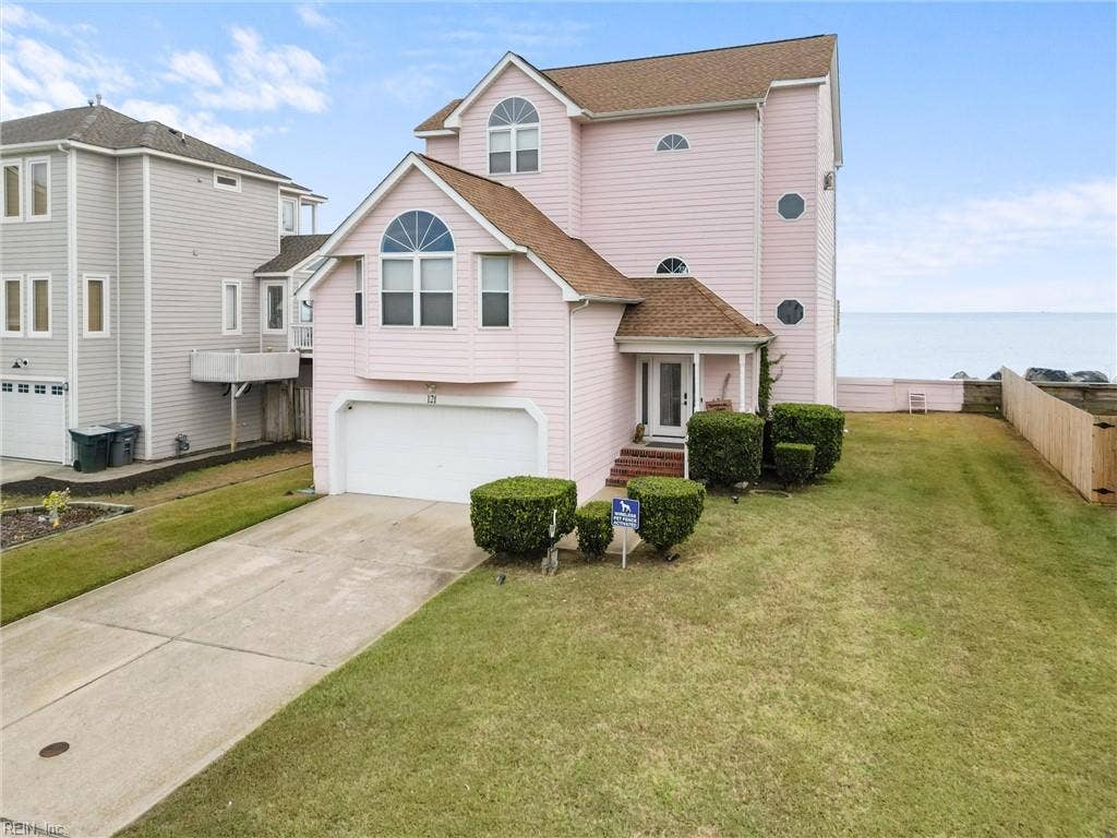 121 Grand View Drive, Hampton, VA 23664