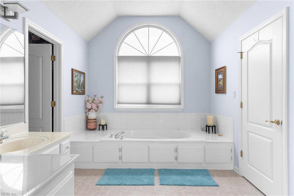 121 Grand View Drive, Hampton, VA 23664