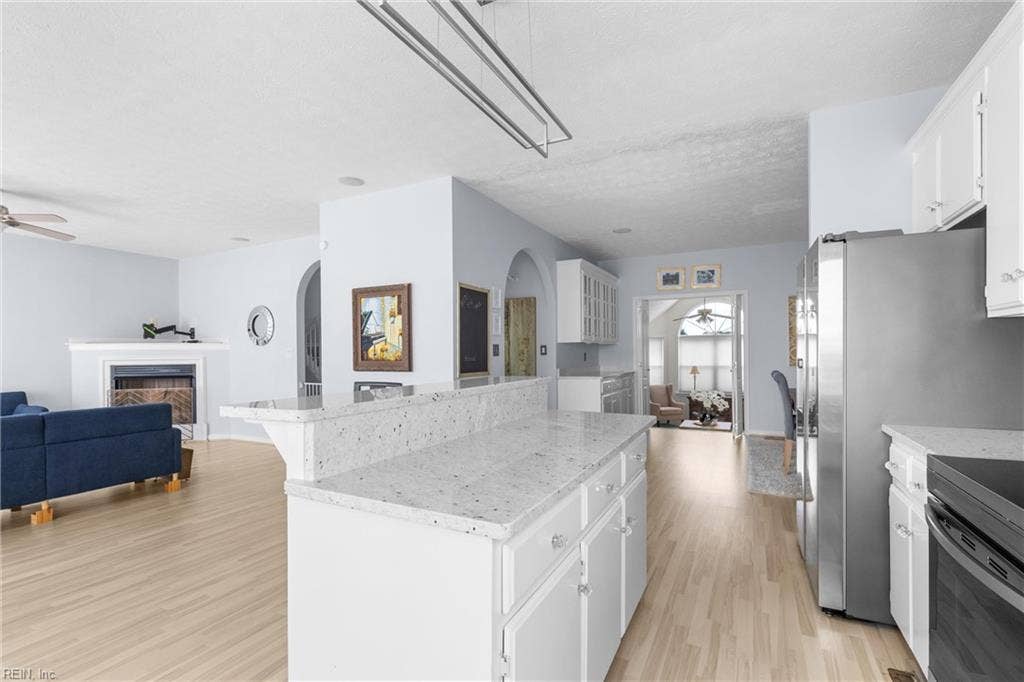 121 Grand View Drive, Hampton, VA 23664