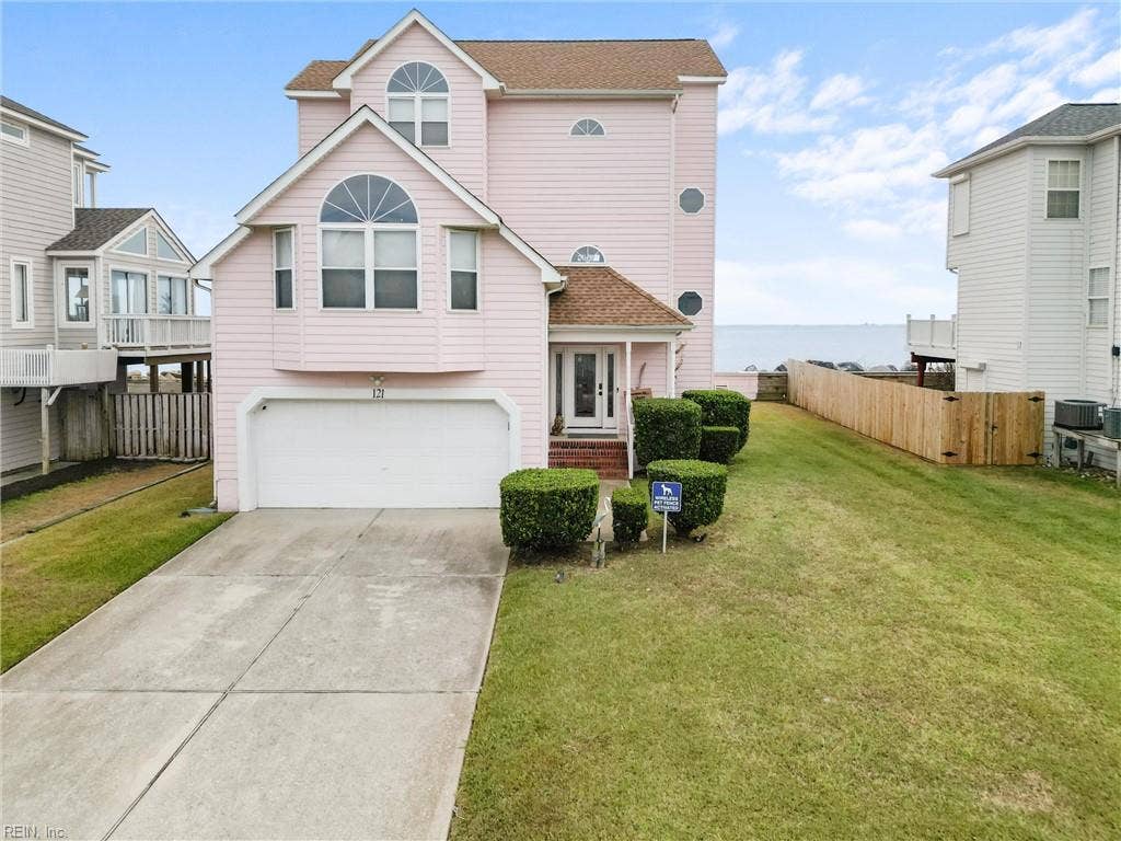 121 Grand View Drive, Hampton, VA 23664