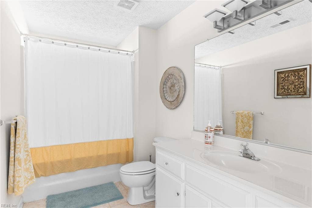 121 Grand View Drive, Hampton, VA 23664