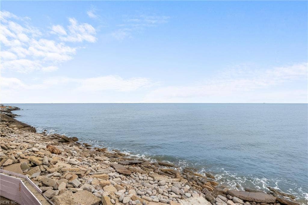 121 Grand View Drive, Hampton, VA 23664
