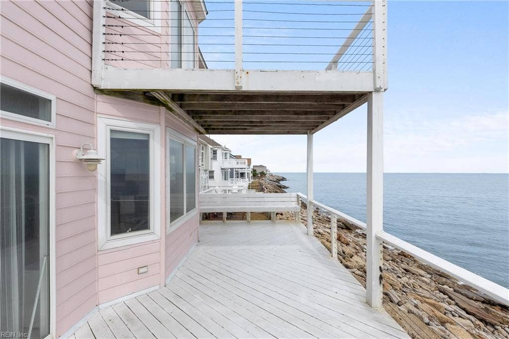 121 Grand View Drive, Hampton, VA 23664