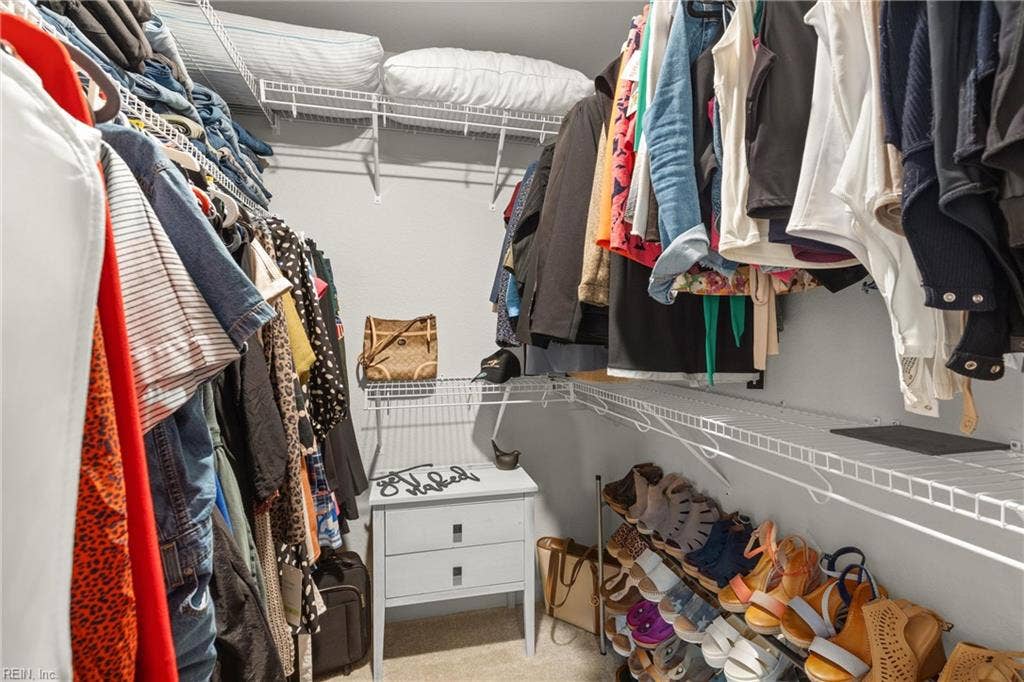 Huge walk-in-closet off owner's bathroom